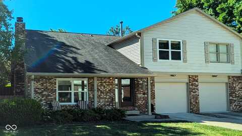 7433 Prairie Lake Drive, Indianapolis, IN 46256