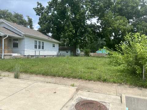 925 N Livingston Avenue, Indianapolis, IN 46222