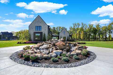 9475 Windy Hills Drive, Zionsville, IN 46077