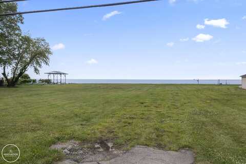 39196 Lakeshore, Harrison, MI 48045