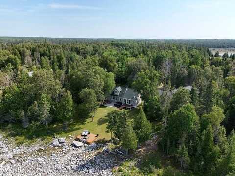 39132 S Cream City Point, Drummond Island, MI 49726