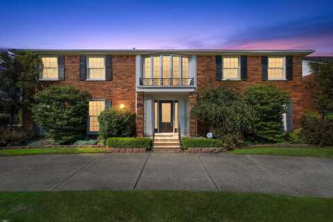 656 Canterbury, Grosse Pointe Woods, MI 48236