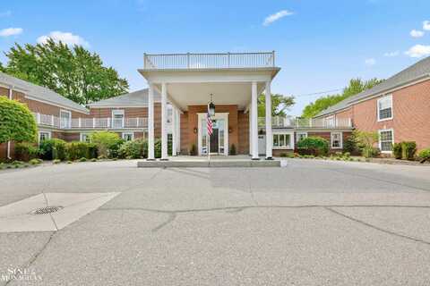 17111 E Jefferson, Grosse Pointe, MI 48230