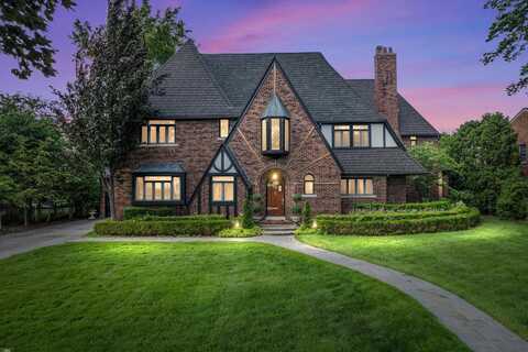 80 Sunningdale, Grosse Pointe Shores, MI 48236