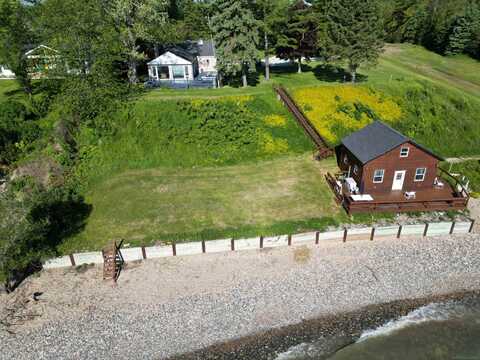 1519 S Lakeshore, Carsonville, MI 48419