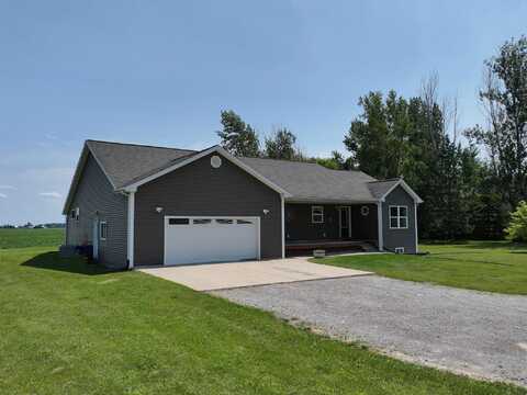 5749 S 11 Mile, Freeland, MI 48623