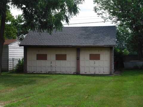 21132 Woodward, Clinton Township, MI 48035