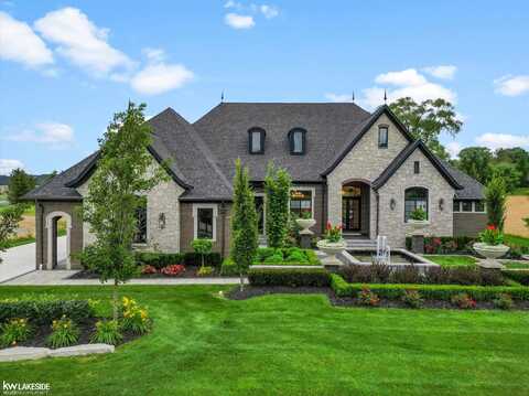 5769 Cotswold, Washington, MI 48094