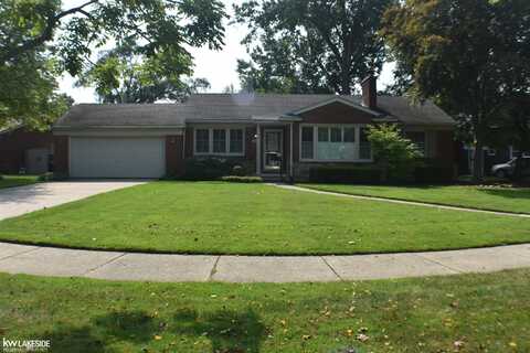 19875 E Ida, Grosse Pointe Woods, MI 48236