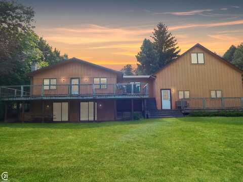 4798 Rochester, Dryden, MI 48428