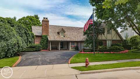 21 Fair Acres, Grosse Pointe Farms, MI 48236