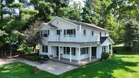 7 E Lakeshore, Hope, MI 48628