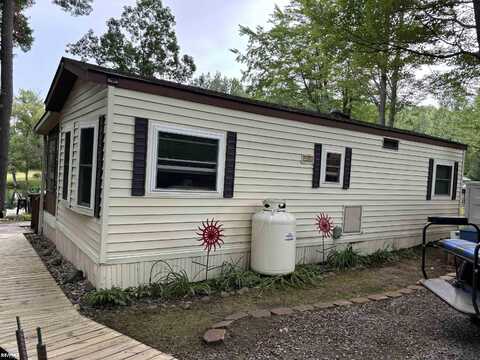 5916 Cedar Shores, Harrison, MI 48625