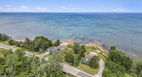 4145 S Lakeshore, Harbor Beach, MI 48441