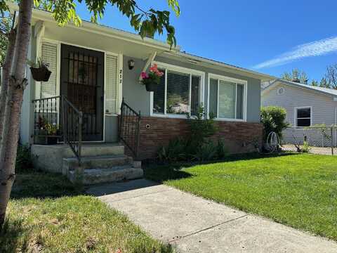 212 N Humbolt Street, Canyon City, OR 97820