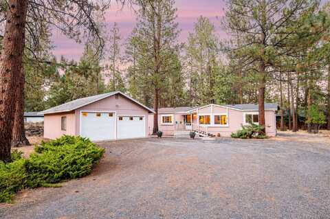 61171 Chuckanut Drive, Bend, OR 97702