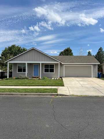 1064 SW 33rd Street, Redmond, OR 97756