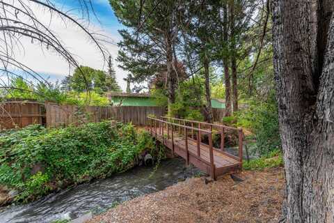 2865 Seckel Court, Medford, OR 97504