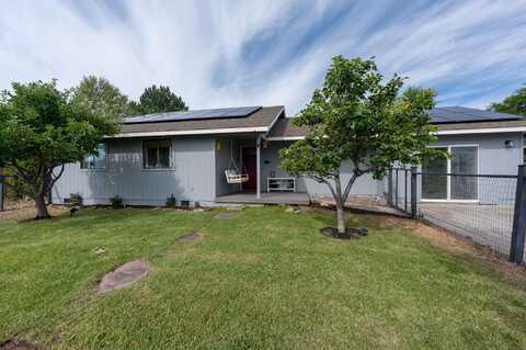 623 SW 23rd Street, Redmond, OR 97756