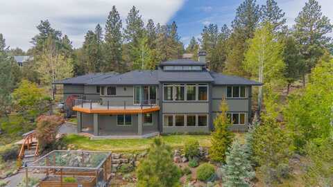 885 NW Chelsea Loop, Bend, OR 97703