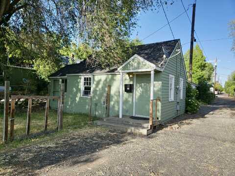 220 SE Court Street, Prineville, OR 97754