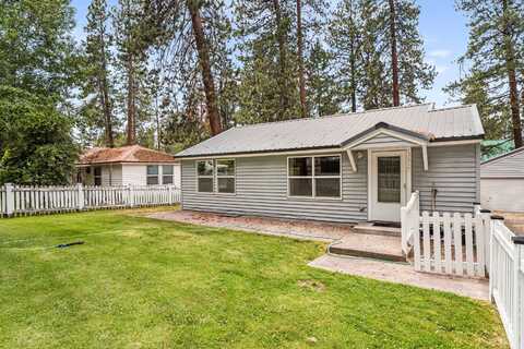 138722 Rhododendron Street, Gilchrist, OR 97737