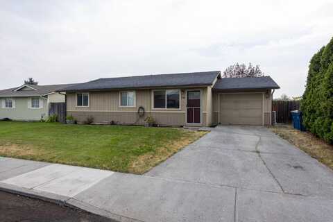 1748 SW 35th Street, Redmond, OR 97756