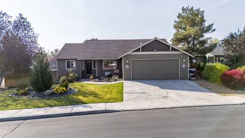 2214 SW Lava Court, Redmond, OR 97756