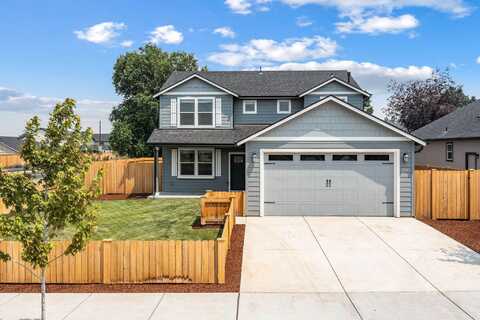 1904 SW 39th Street, Redmond, OR 97756