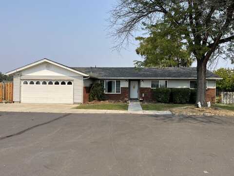 5491 NW Maple Avenue, Redmond, OR 97756