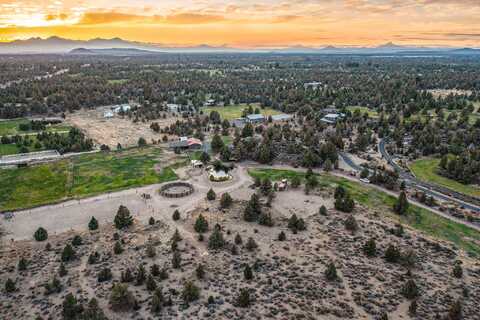 61785 Ten Barr Ranch Road, Bend, OR 97701