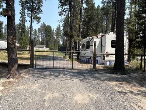 51670 Pine Street, La Pine, OR 97739