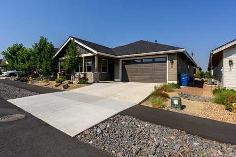 2727 NW 23rd Loop, Redmond, OR 97756