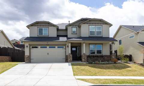 4460 SW Salmon Avenue, Redmond, OR 97756