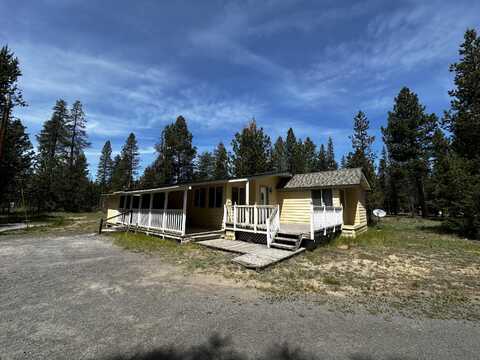 51385 Riverland Avenue, La Pine, OR 97739