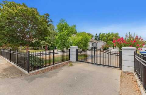 10651 4th ST, Gilroy, CA 95020