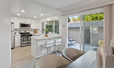 10038 Dove Oak CT, CUPERTINO, CA 95014