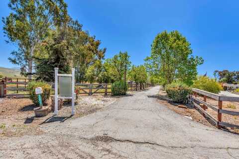 381 Morada LN, HOLLISTER, CA 95023