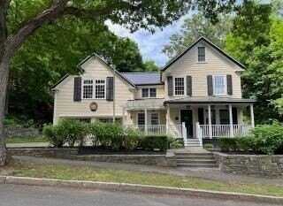 20 Grove Pl, Winchester, MA 01890