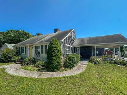 131 Division St, Harwich, MA 02671