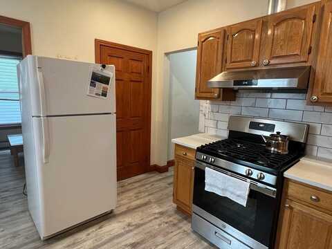 5 Harlow St, Boston, MA 02125