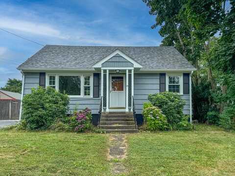 28 Marigold Ave, Somerset, MA 02726