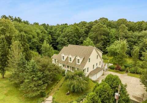 40 Quaker Lane, Acushnet, MA 02743