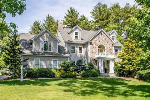 3 Chestnut Ln, Medfield, MA 02052