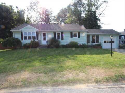 27 Field St, Southbridge, MA 01550