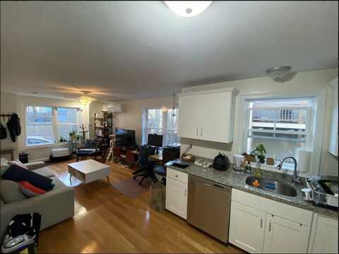 24 Beacon Pl, Somerville, MA 02143