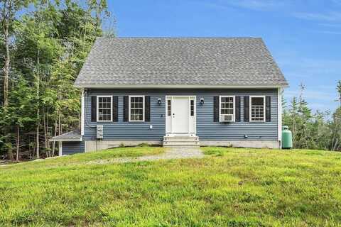 96 Royalston Rd N, Winchendon, MA 01475