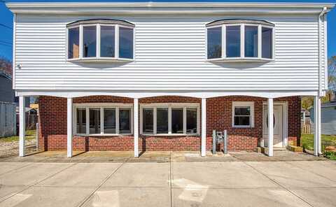 14 Milton St, Dartmouth, MA 02748