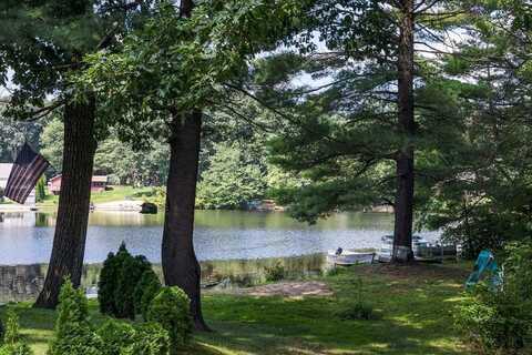 2 Shore Dr, Spencer, MA 01562