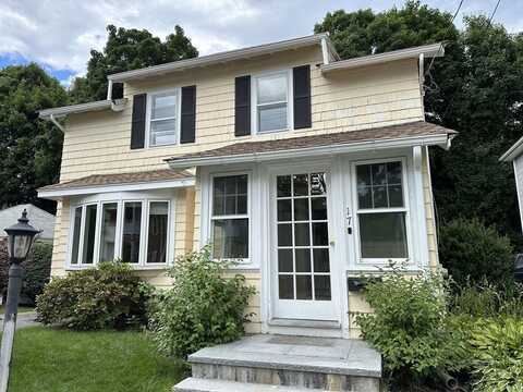 17 Russell Rd, Winchester, MA 01890